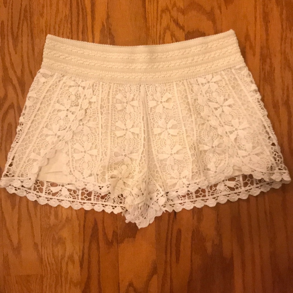 Topshop Cream Crochet Shorts | Size 8